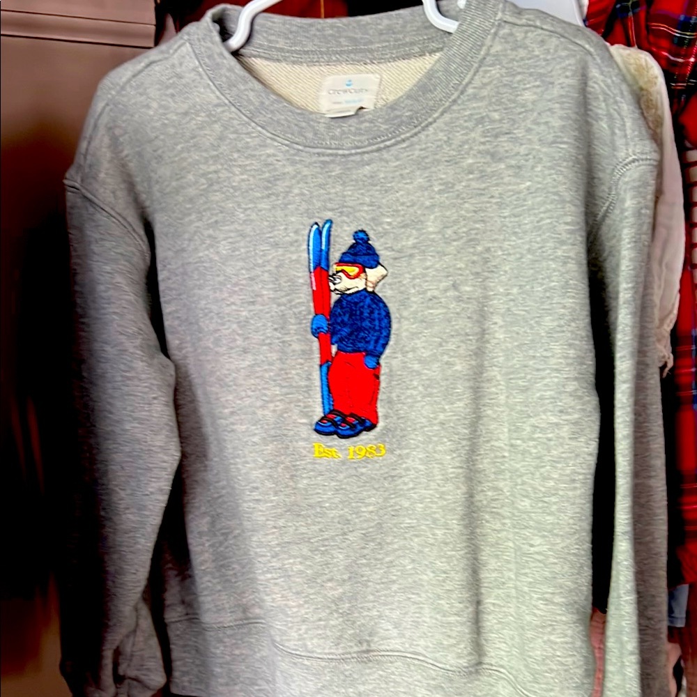 Chaps Gray Crewneck Sweater with Classic Design